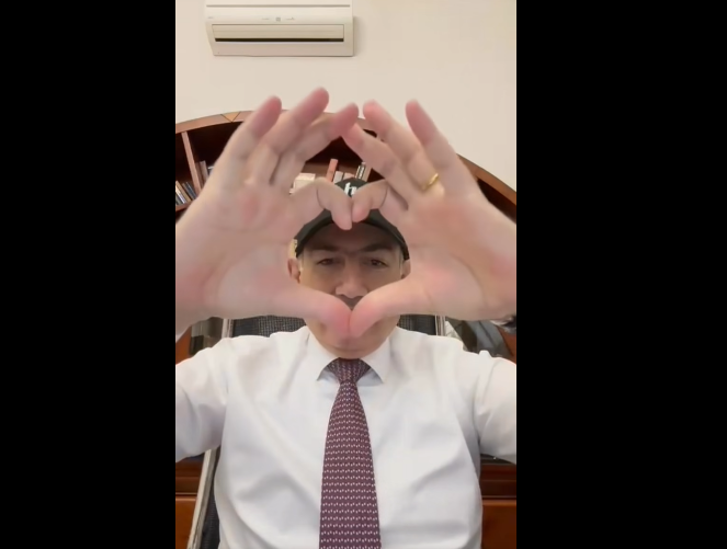 Səfir Paşinyanı kopyaladı - FOTO